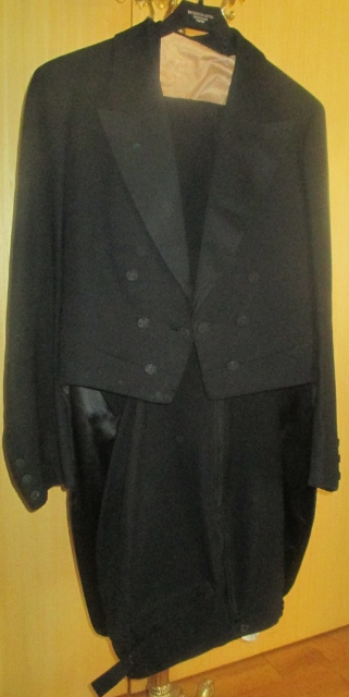 xxM1056M Antique Herman Mehren black wool three piece Tuxedo with long tail